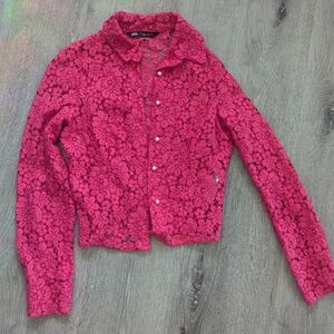 Zara Cropped Hot Pink Lace Button Down